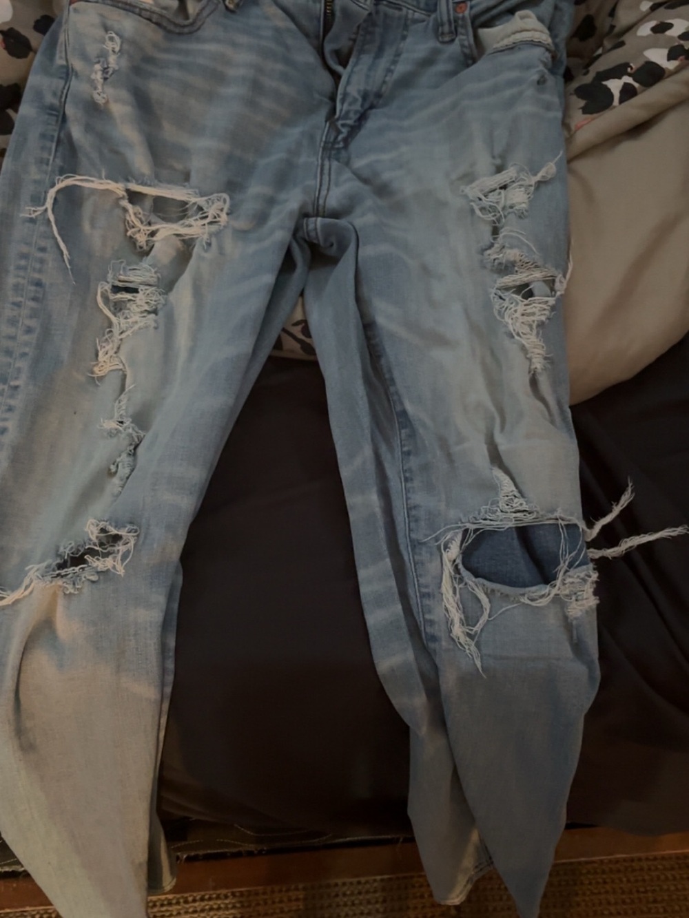 American Eagle Outfitters Light Blue Distressed Skinny Jeans